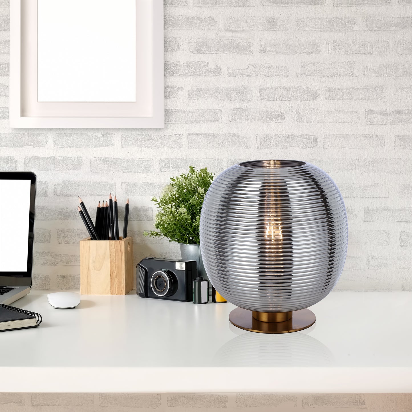 Vigo TFS TABLE LAMP 25wE27max D:250 H:260 inline Switch ANT GOLD BASE / CHROME GLASS
