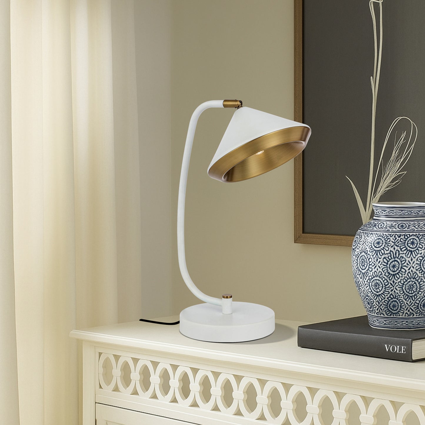 TFS TABLE LAMP 6wG9max L280 W200 H430 inline switch WHITE MATT/YELLOW BRASS