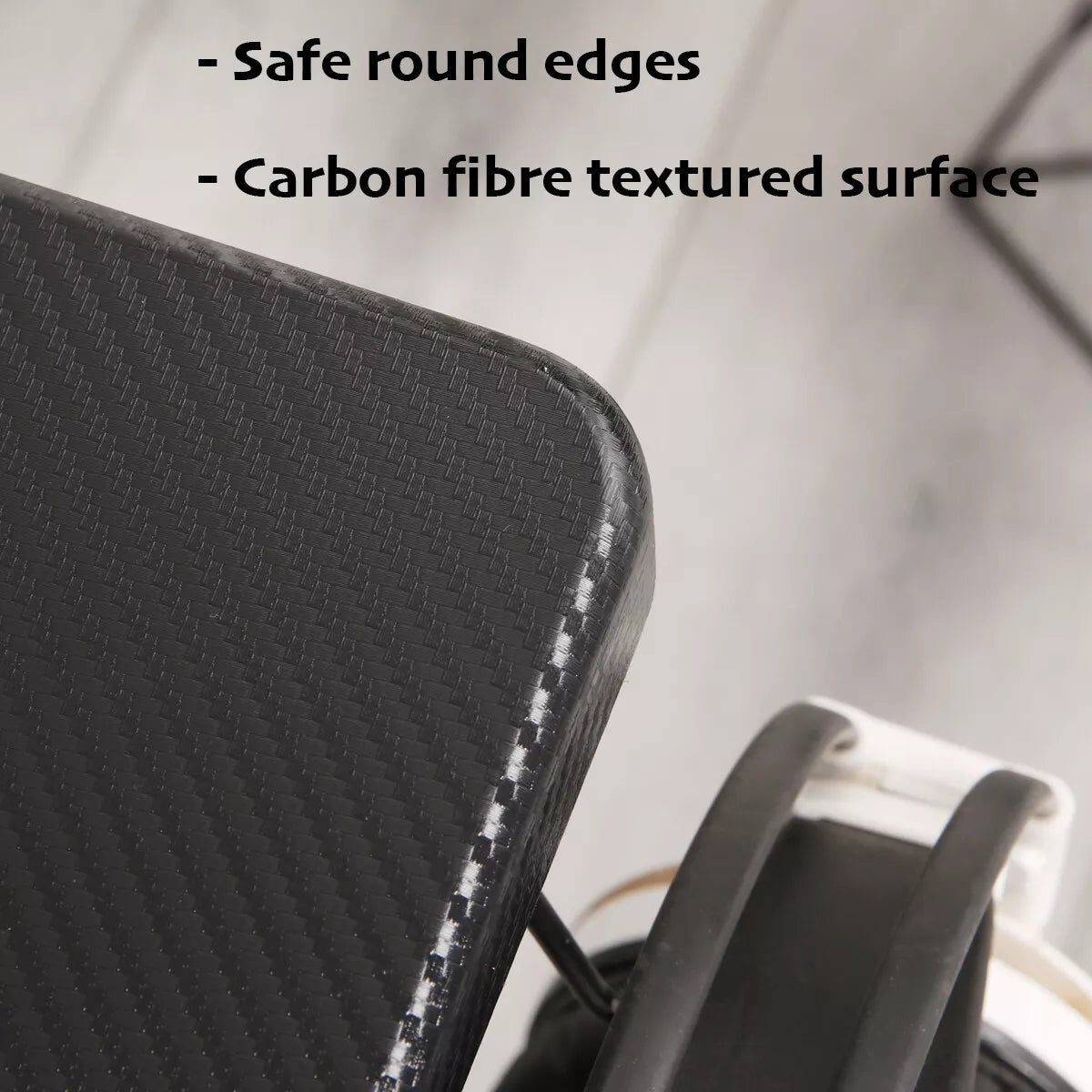 Durable Gaming Desk with Carbon Fiber Frame