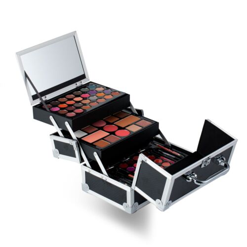 professional-makeup-kit-set-with-eyeshadow-palette