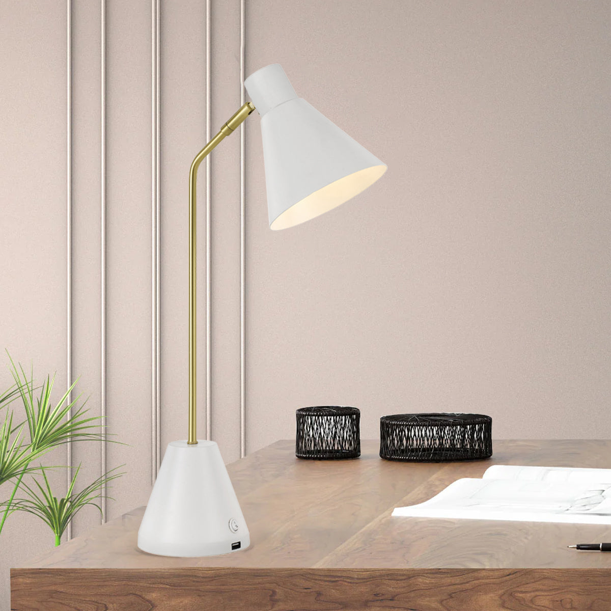 TFS TL+USB 25wE14+2A USB D 140 H540 BRS MATT/WHITE