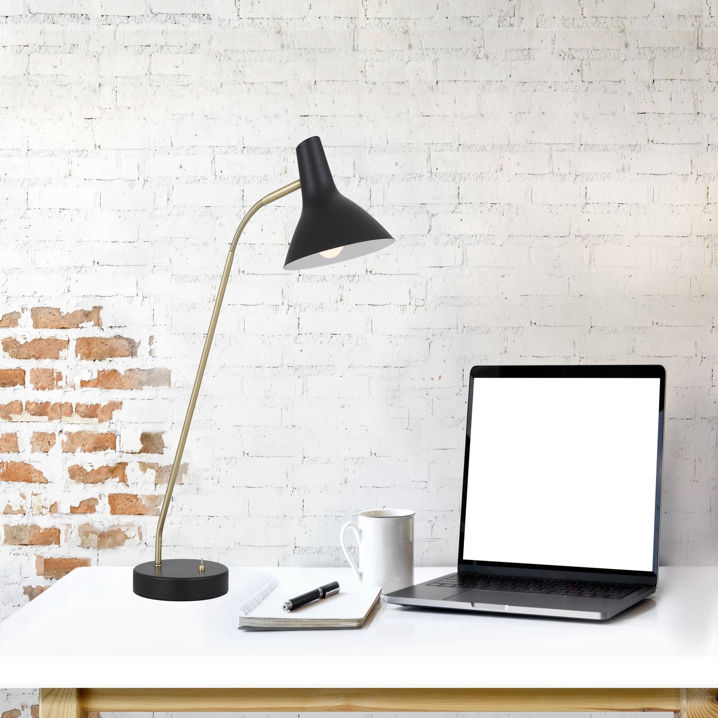 Teralux TFS TABLE LAMP 25wE27max H:645 D:180 BLACK/ BRASS MATT/BLACK ROCKET SWITCH