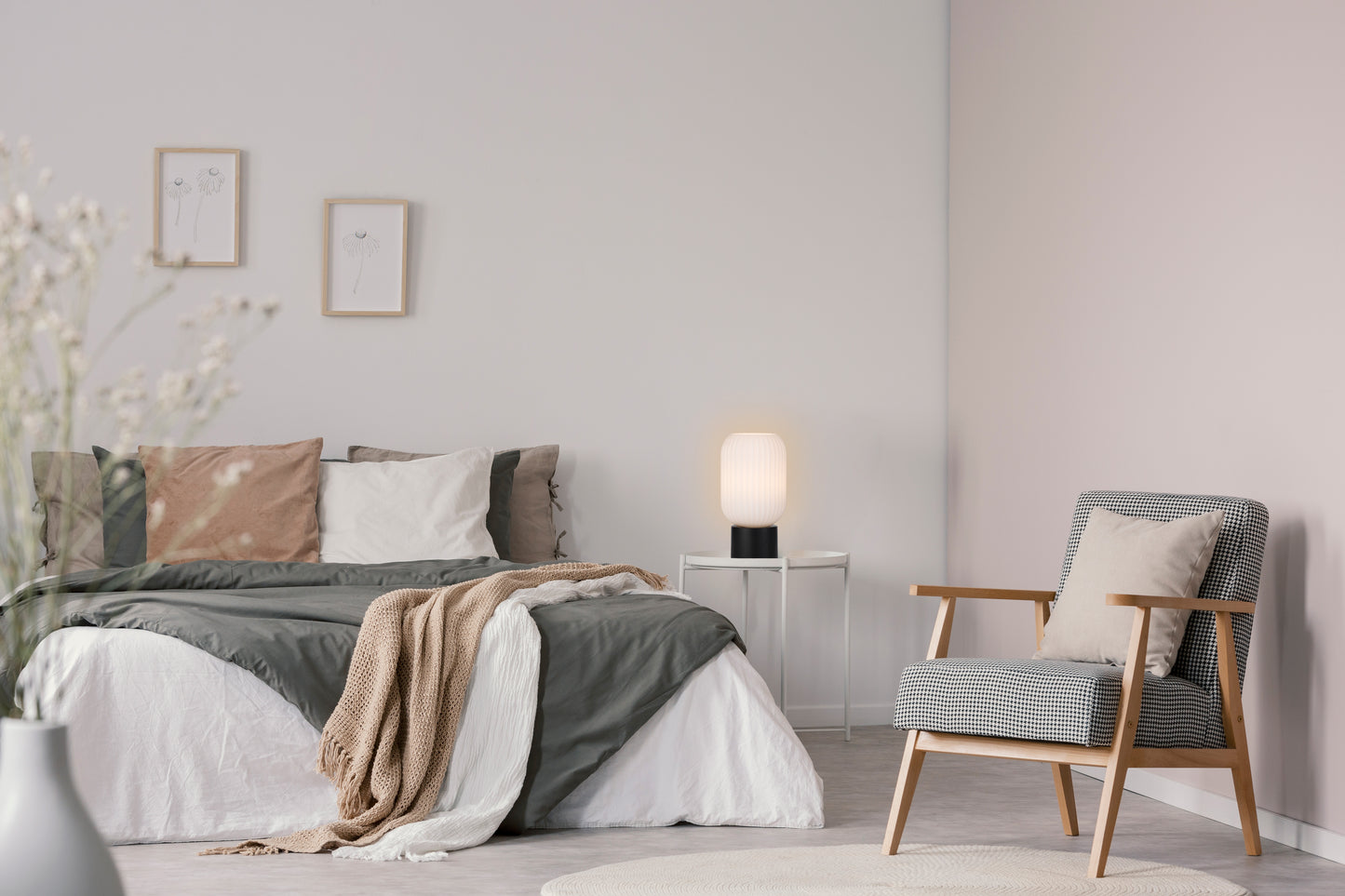 TFS TABLE LAMP 25wE27max H:250 D:200 inline Switch BLACK MATT/OPAL MATT