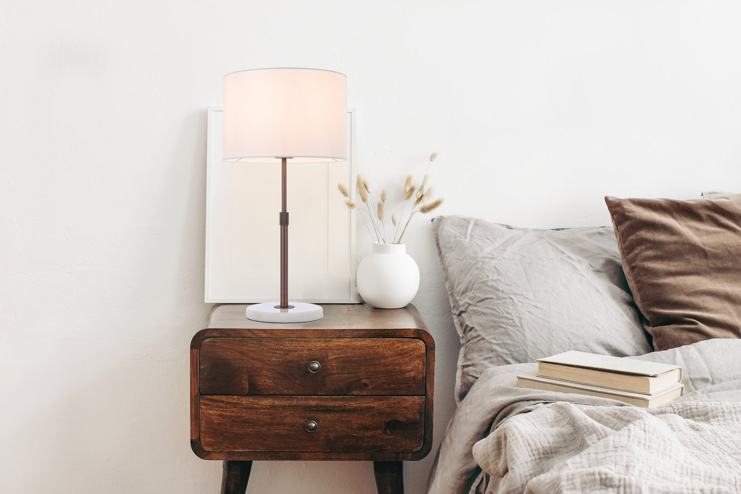 TFS TABLE LAMP 25wE27max H:550max D:300 inline switch WHITE MARBLE / BRONZE / IVORY