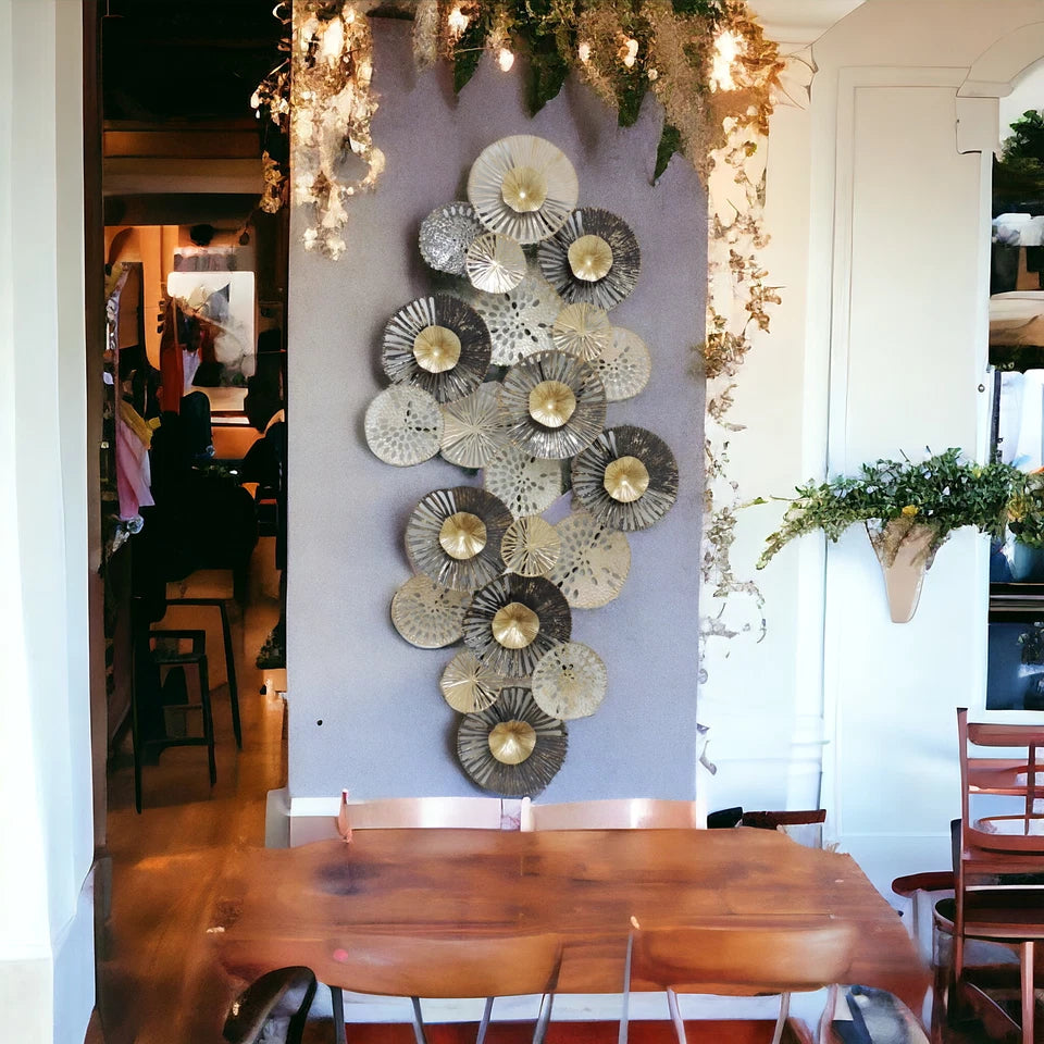 Black and Gold Eye-Catching 165cm Metal Wall Accent for Stylish Room Makeovers